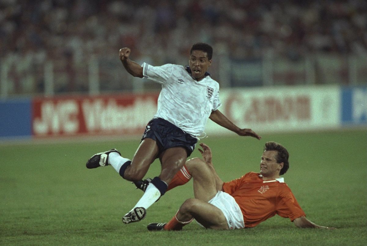 des-walker-of-england-is-tackled-by-hans-gilhaus-of-holland-5af722817134f6b0f9000001.jpg