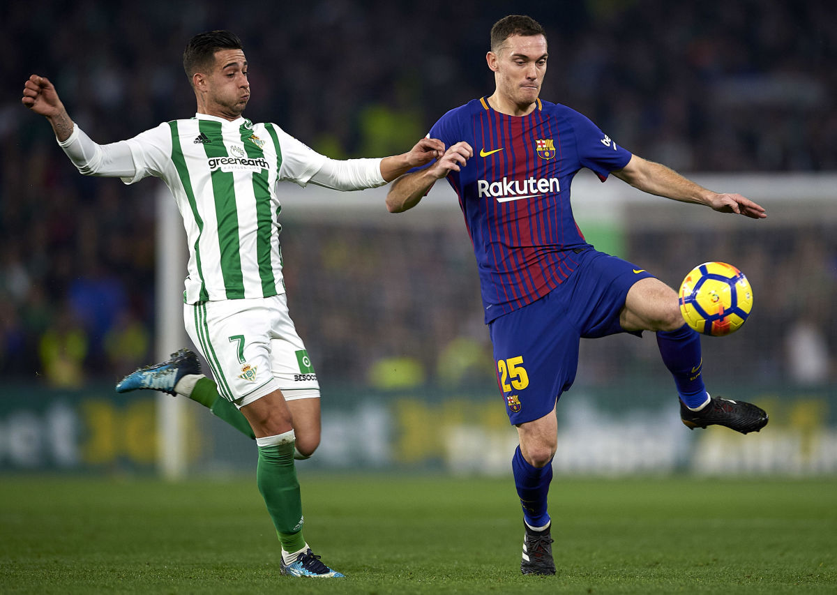 real-betis-v-barcelona-la-liga-5afaa24d73f36c6404000006.jpg