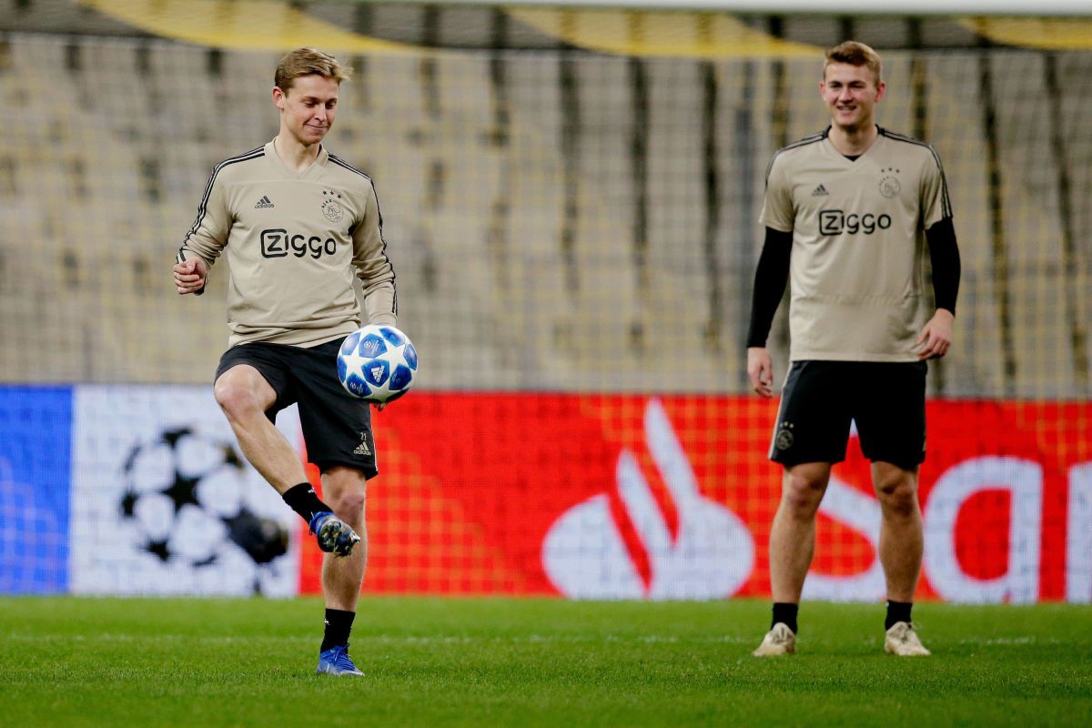 training-ajax-in-athens-5c0f9b6b0f901baed2000066.jpg