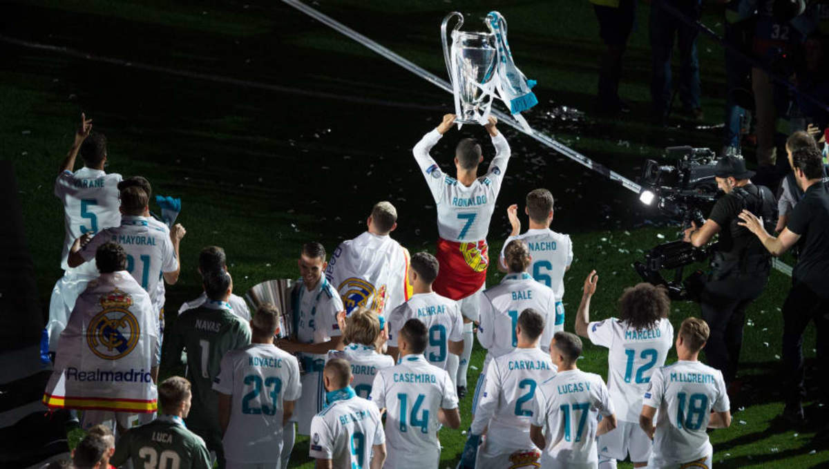 real-madrid-celebrate-after-victory-in-the-champions-league-final-against-liverpool-5b0fb04973f36c38e7000005.jpg