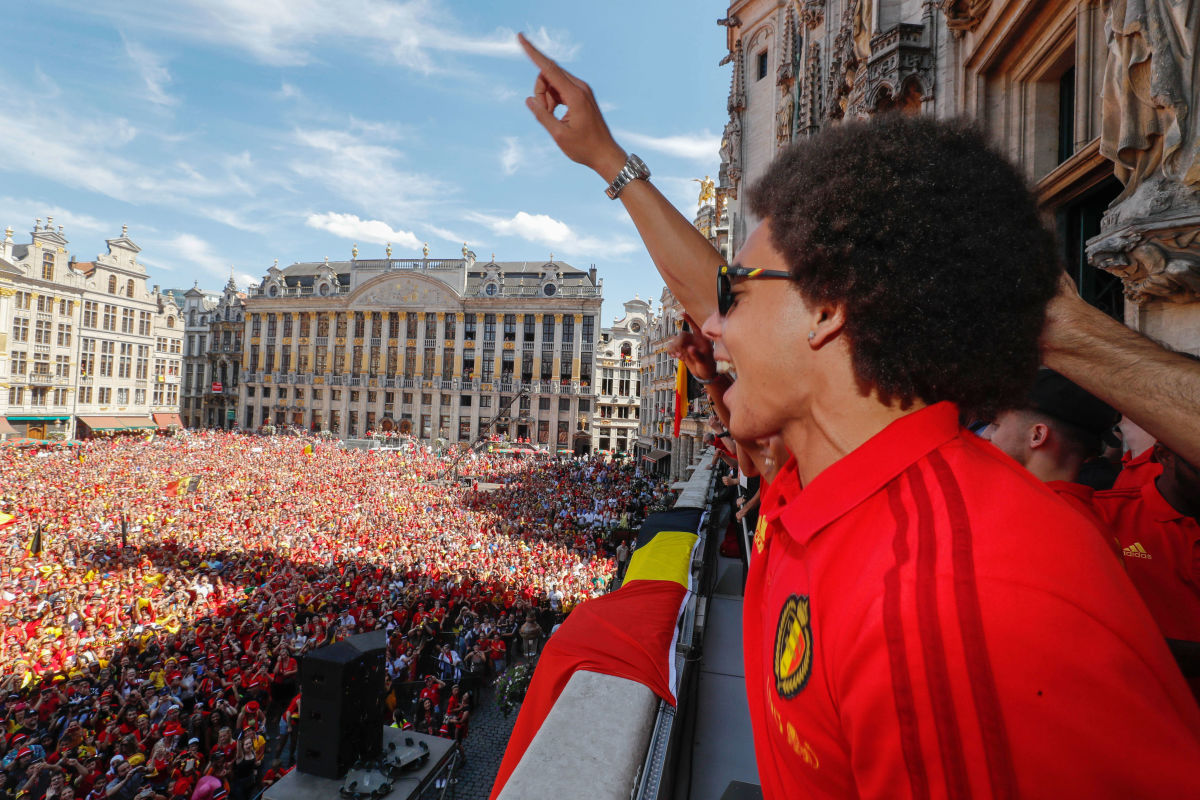 red-devils-parade-in-brussels-after-returning-from-world-cup-russia-5b62d007c2c89dab3d000001.jpg