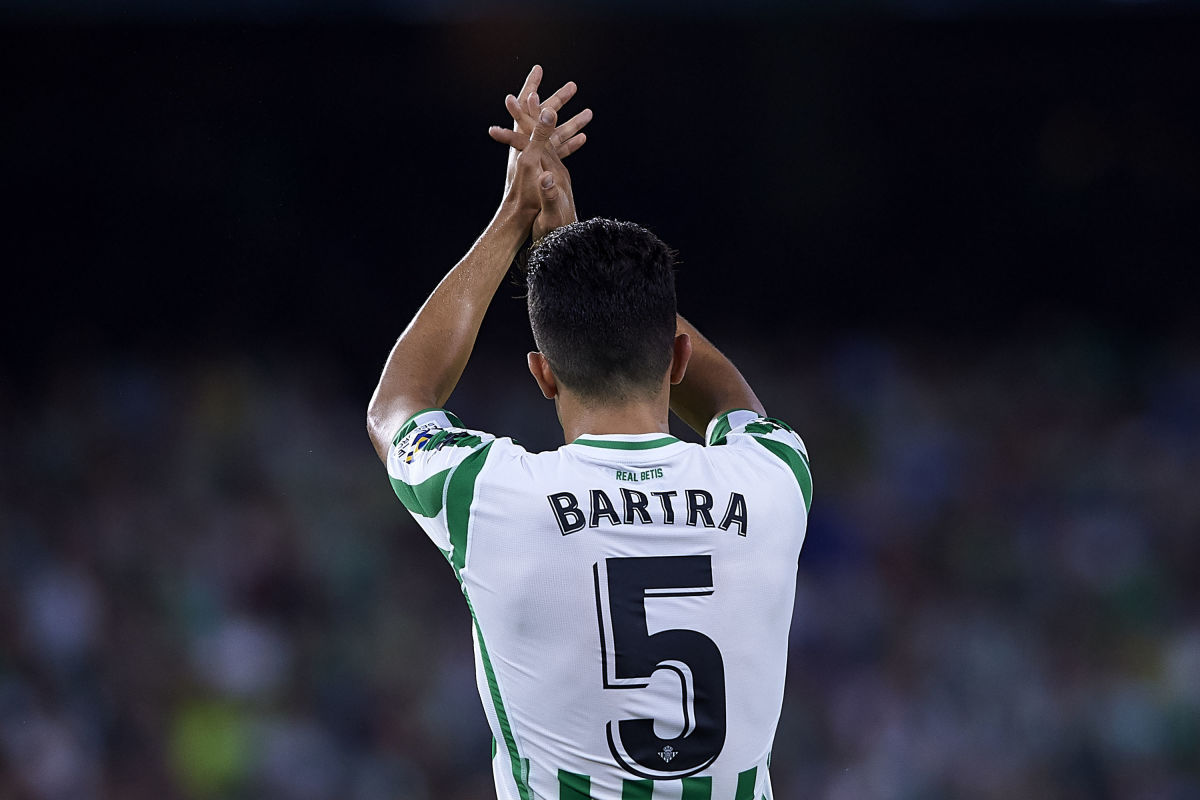 real-betis-balompie-v-sevilla-fc-la-liga-5ba5525ae0f8802deb000001.jpg