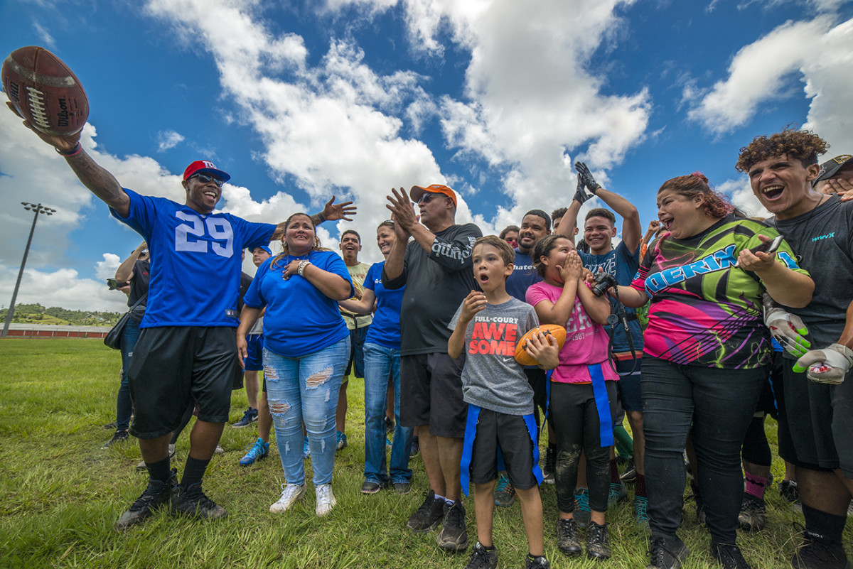 Teddy Williams, Jacqueline Santiago and the Juncos American Football Giants.