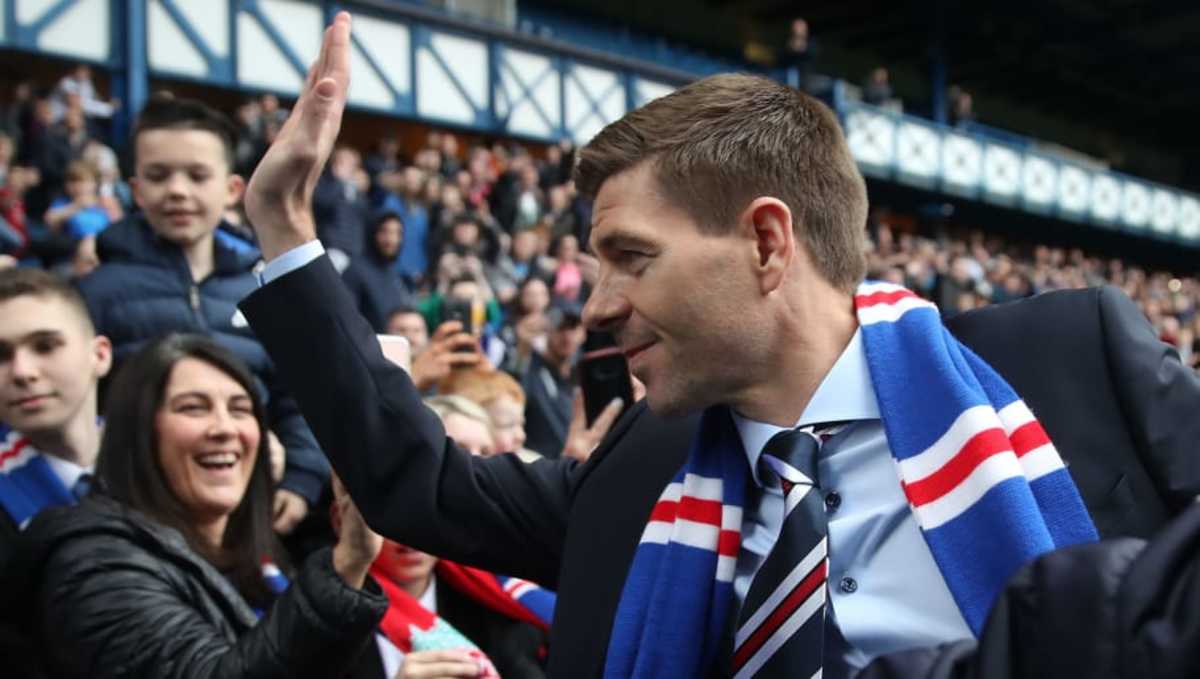 steven-gerrard-is-unveiled-as-the-new-manager-at-rangers-5afd64fb347a024318000016.jpg