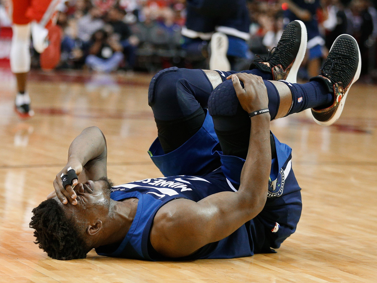 jimmy-butler-knee.jpg