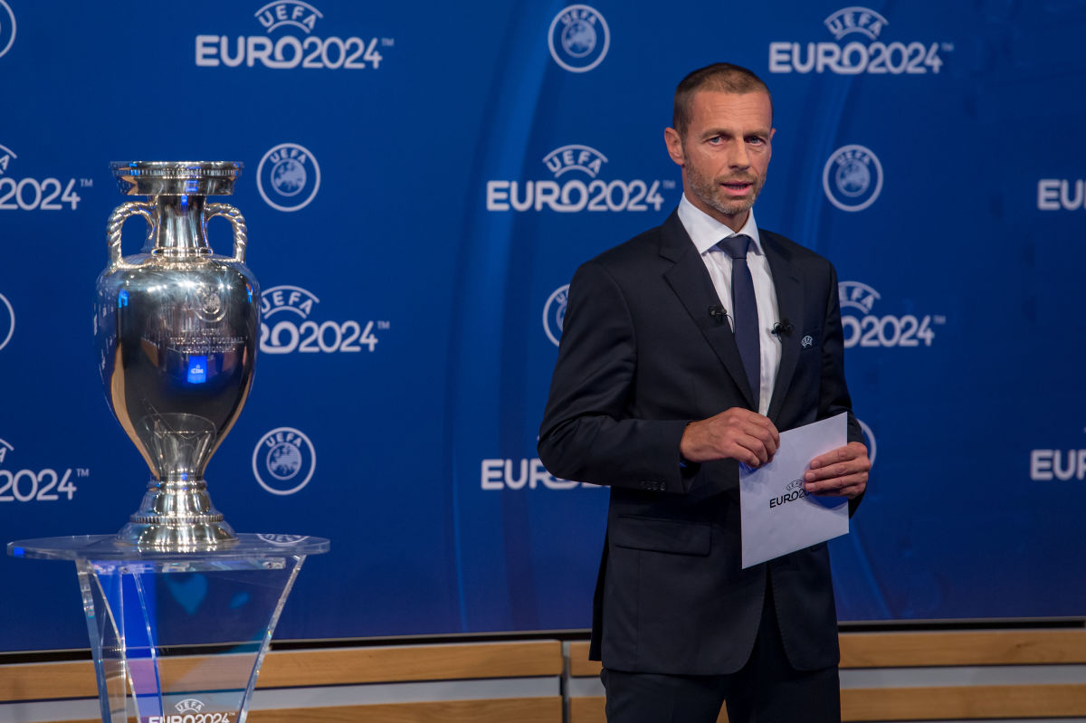 uefa-euro-2024-host-announcement-ceremony-5c043ab9dcbb9a7d2a000001.jpg
