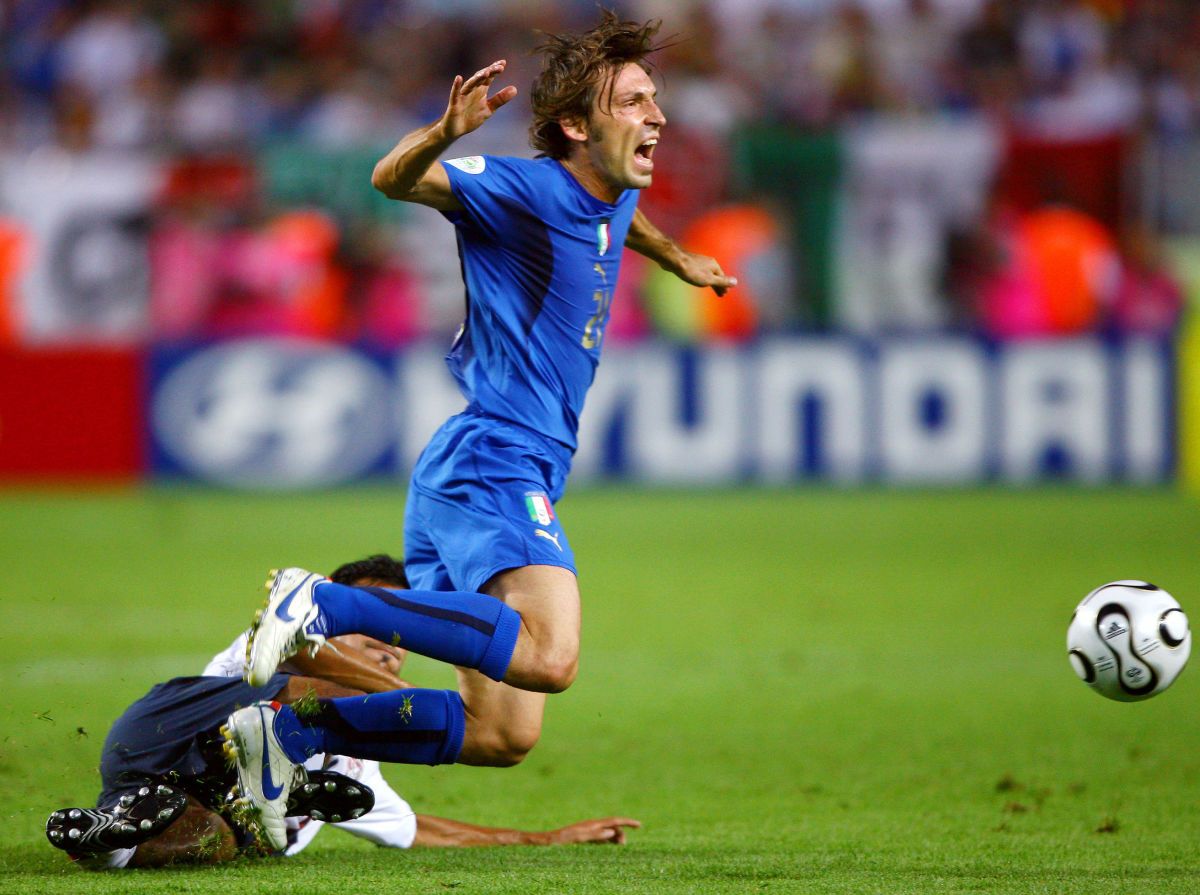 italian-midfielder-andrea-pirlo-jumps-du-5b2631597134f696c0000001.jpg