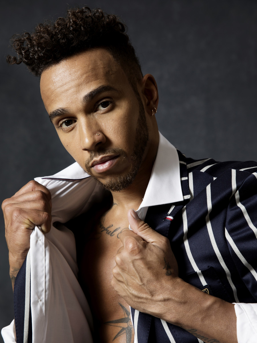 lewis-hamilton-stripes-closeup.jpg