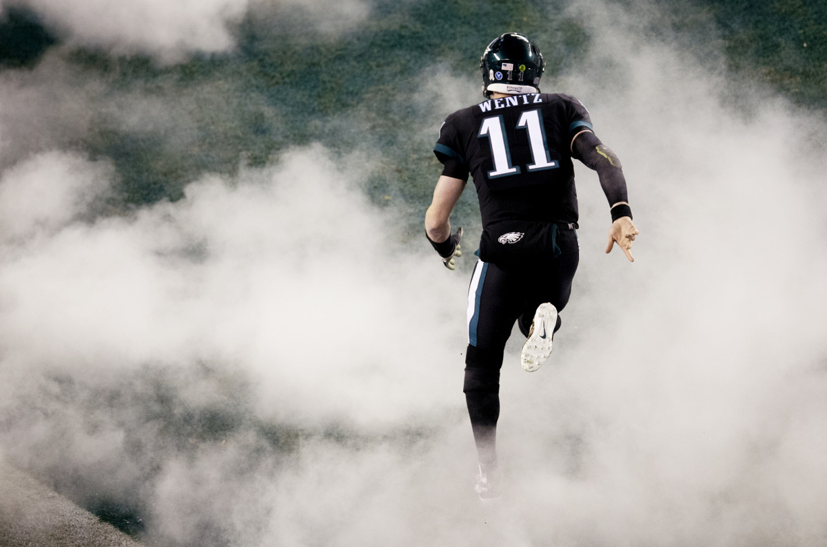 Carson Wentz of the Philadelphia Eagles vs. the Dallas Cowboys at Lincoln Financial Field