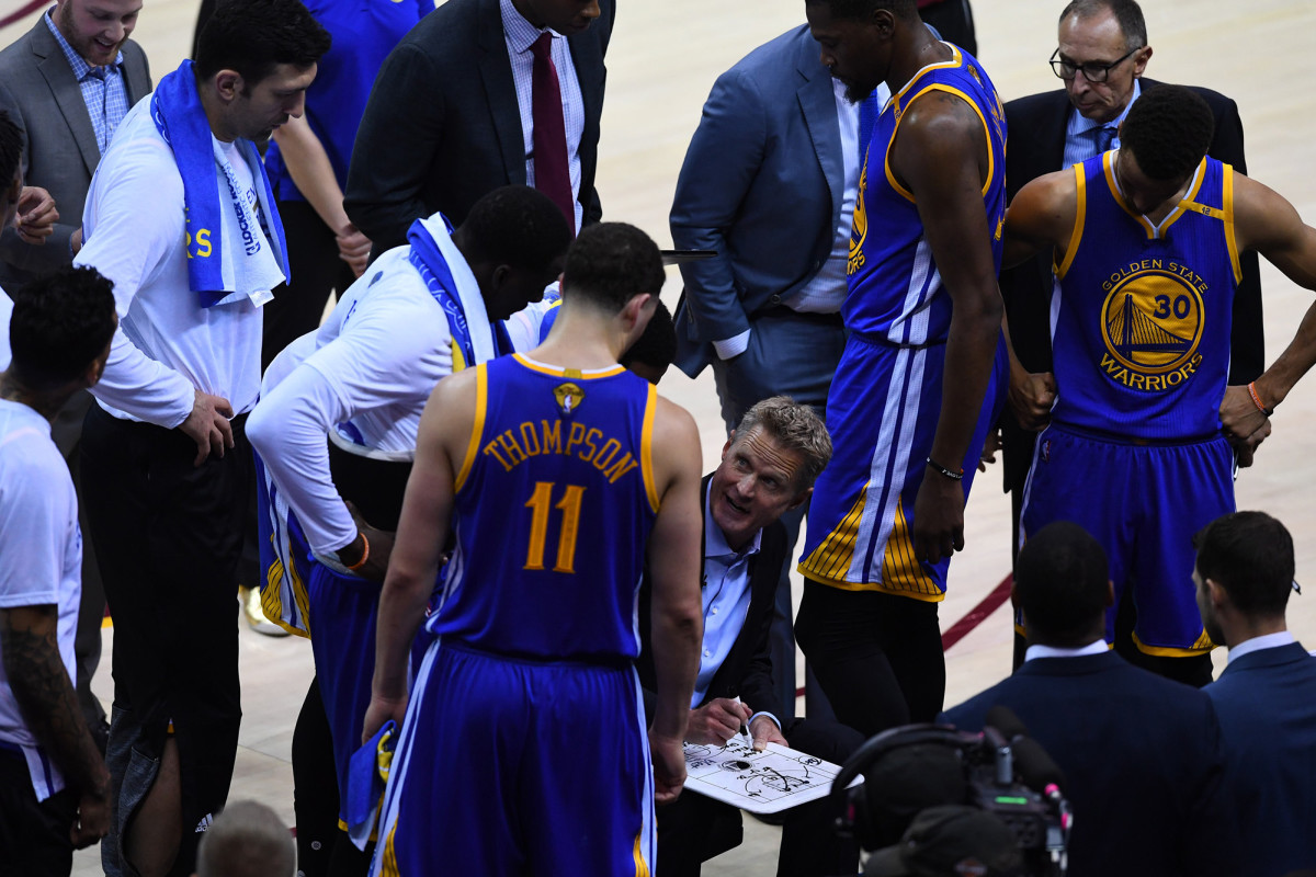 steve-kerr-warriors-huddle.jpg