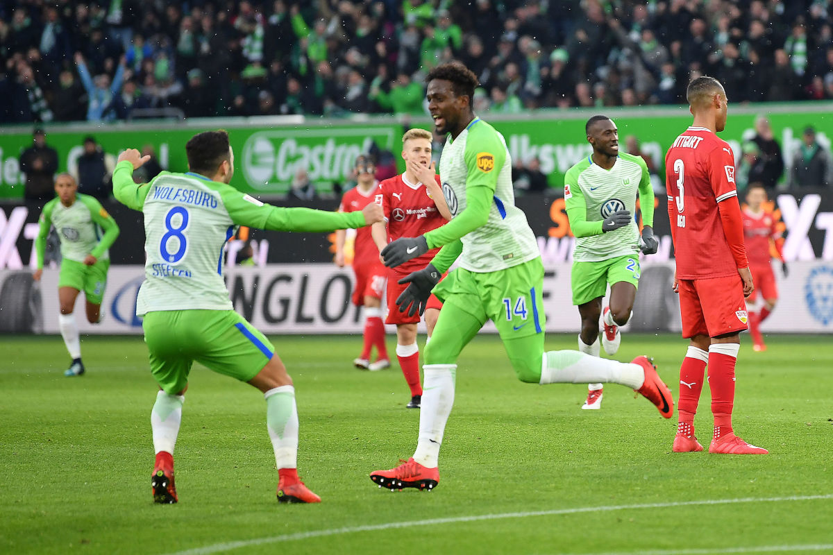 vfl-wolfsburg-v-vfb-stuttgart-bundesliga-5b20dba3f7b09d3e35000001.jpg