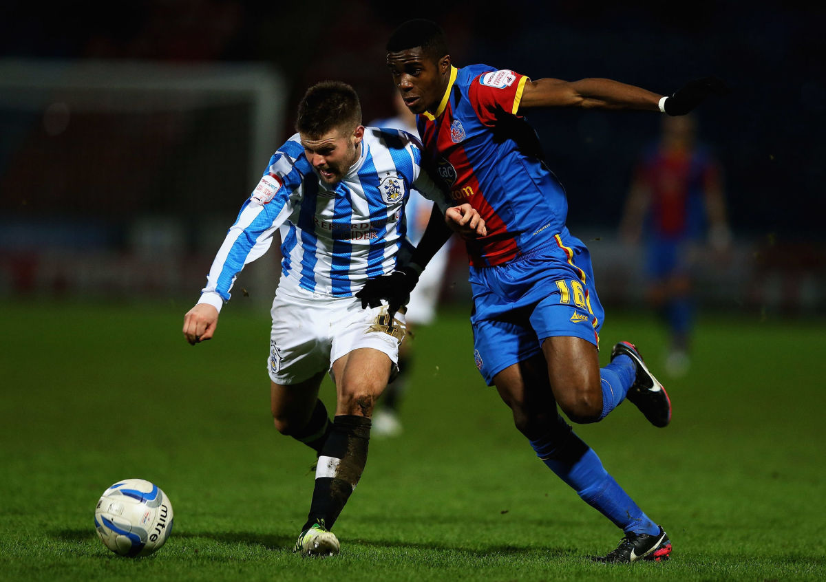 huddersfield-town-v-crystal-palace-npower-championship-5b9a3134d2c374a5f800000a.jpg