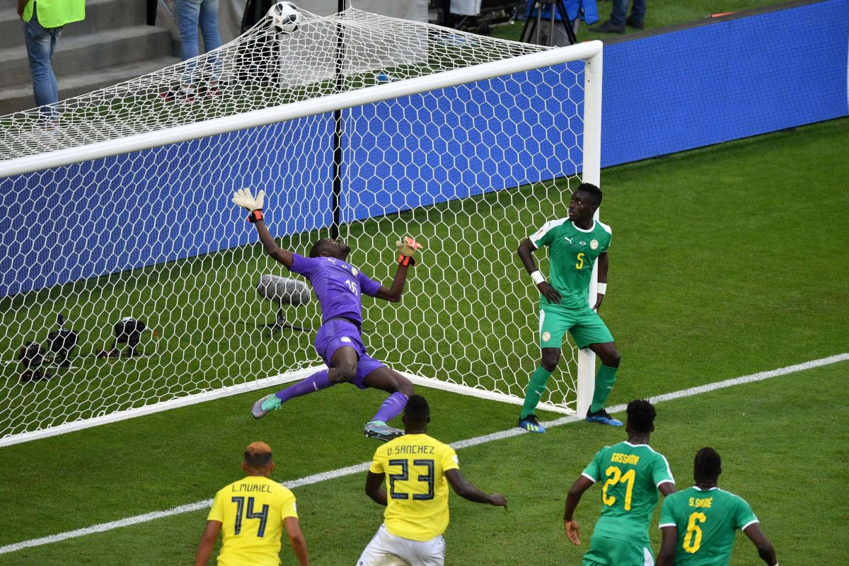 fbl-wc-2018-match48-sen-col-5b354e277134f63c3100002a.jpg