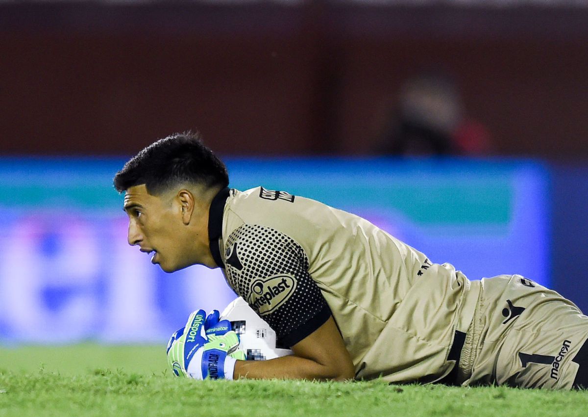 lanus-v-river-plate-superliga-2017-18-5b57dee3f7b09ddce6000008.jpg