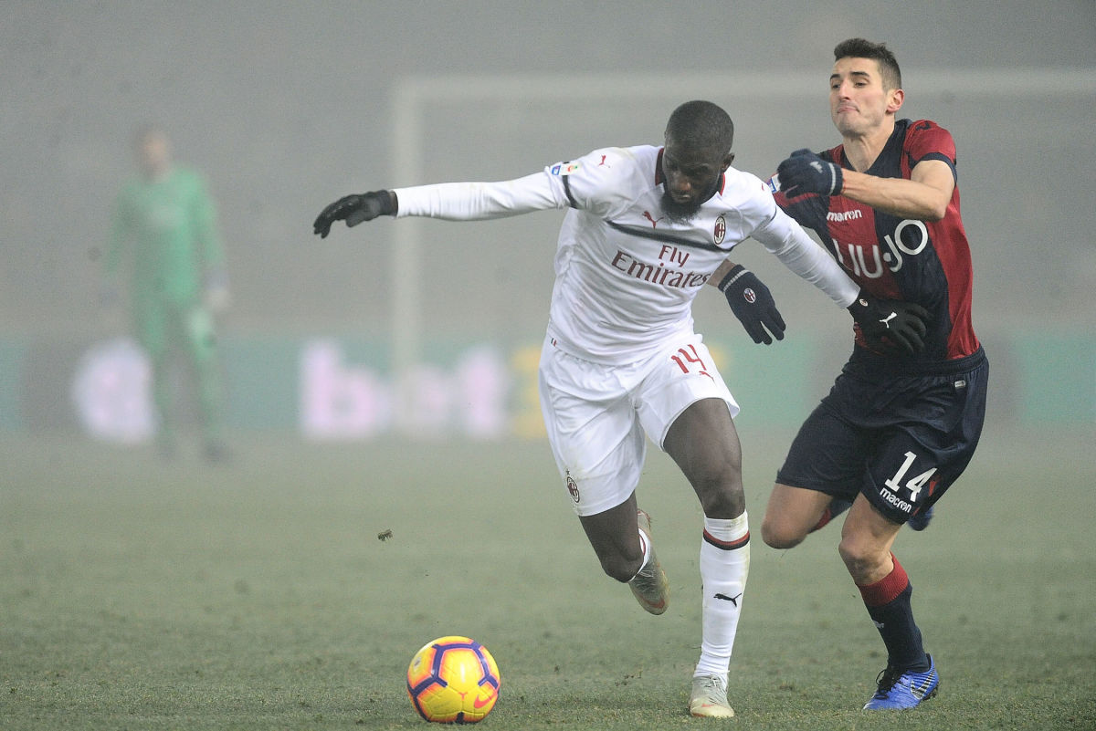 bologna-fc-v-ac-milan-serie-a-5c1a00585024f95937000013.jpg