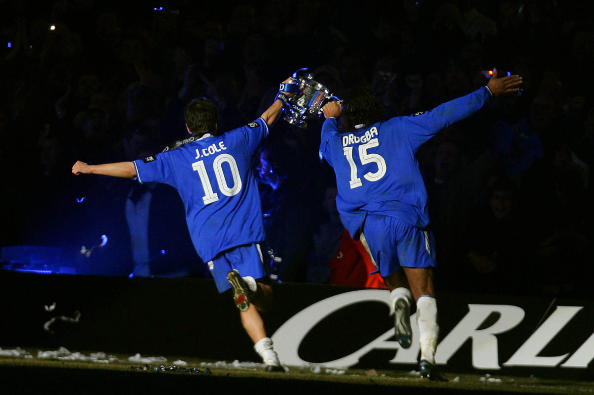 chelsea-s-joe-cole-l-and-didier-drogba-5bec460332bb470278000014.jpg