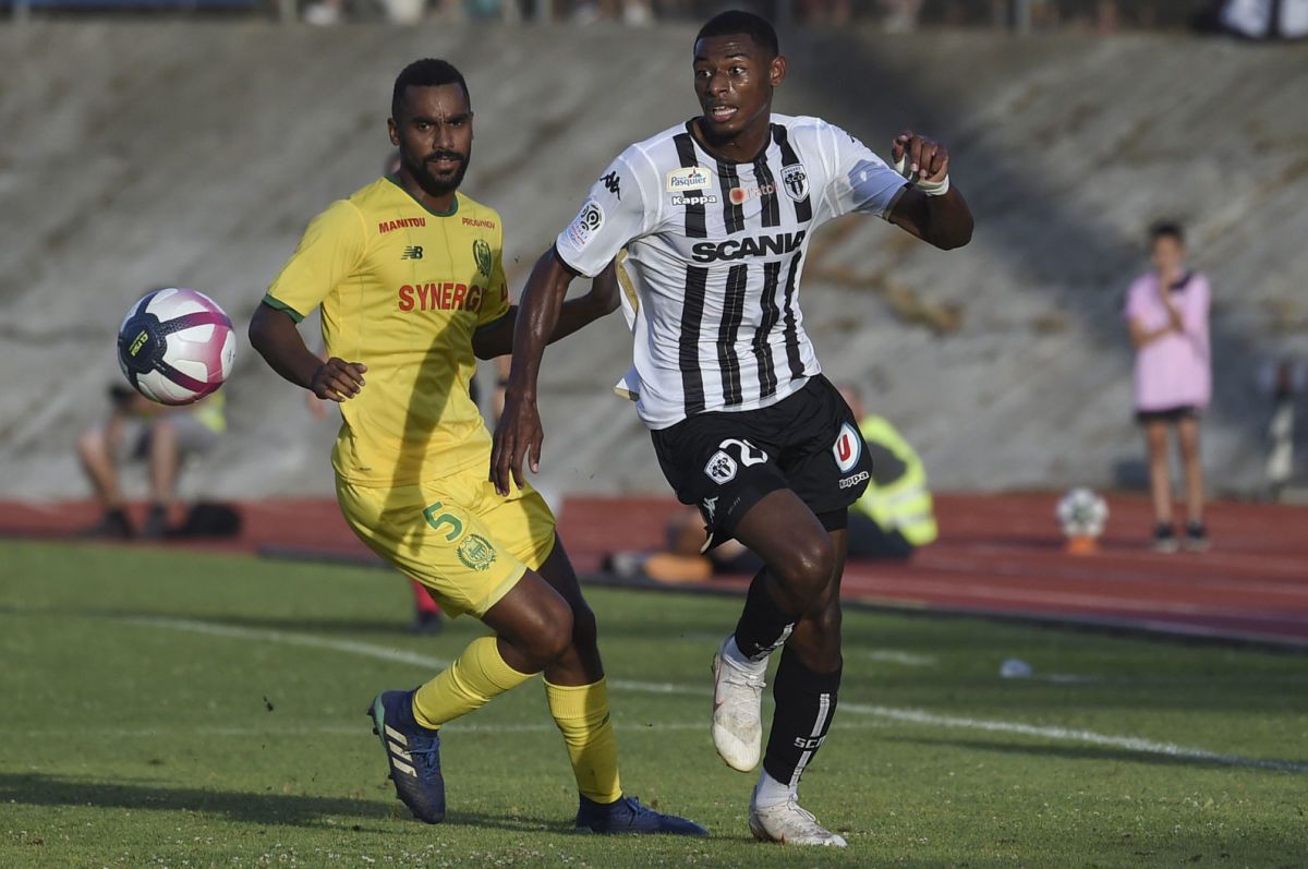 fbl-fra-friendly-nantes-angers-5b5f2da09603f47ed2000001.jpg