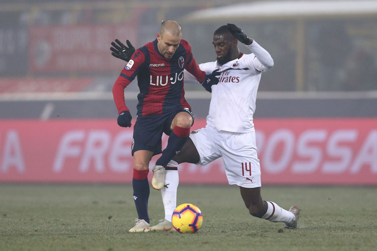 bologna-v-ac-milan-italian-serie-a-5c196cc7357dccf9c3000009.jpg