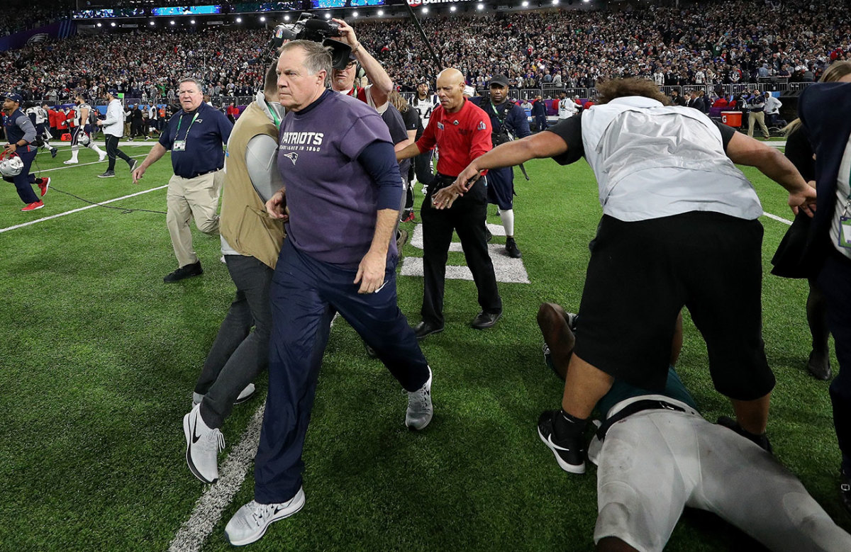 super-bowl-52-belichick-walkoff-2.jpg
