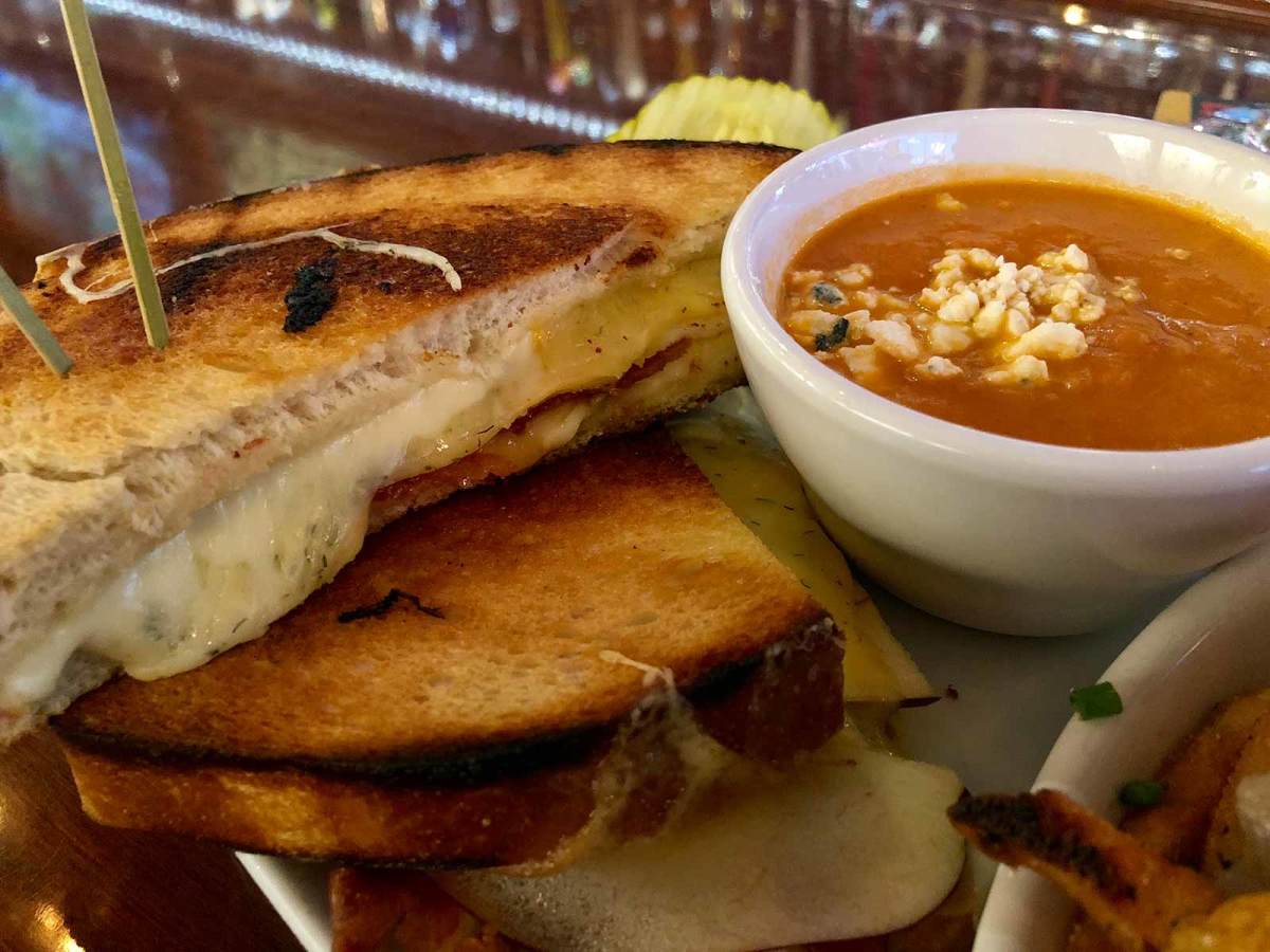 hopcat-grilled-cheese.jpg