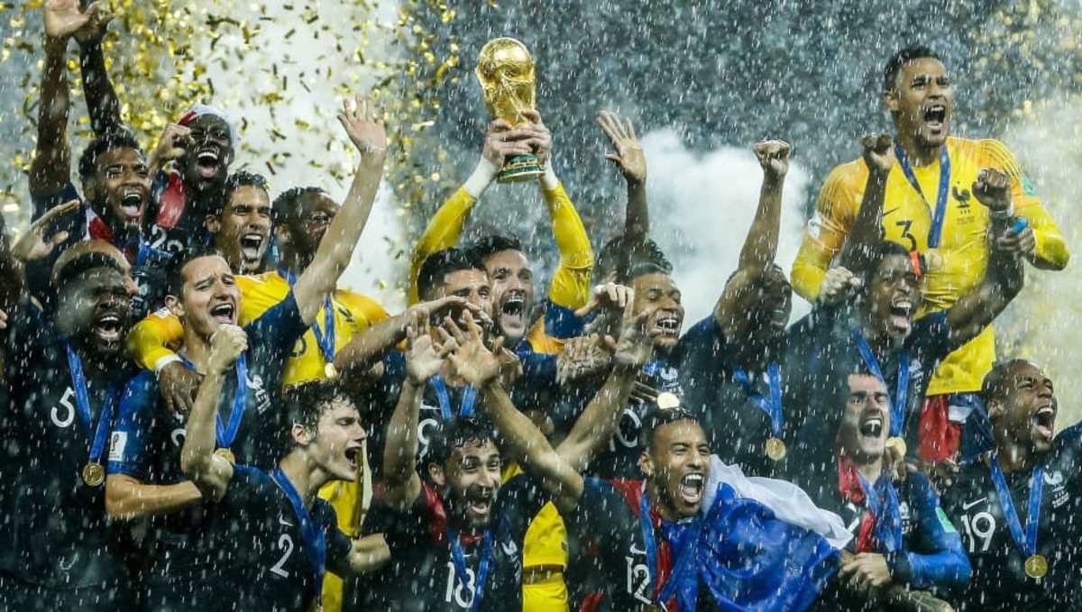 fifa-world-cup-2018-russia-france-v-croatia-5b543f53347a02efb4000027.jpg