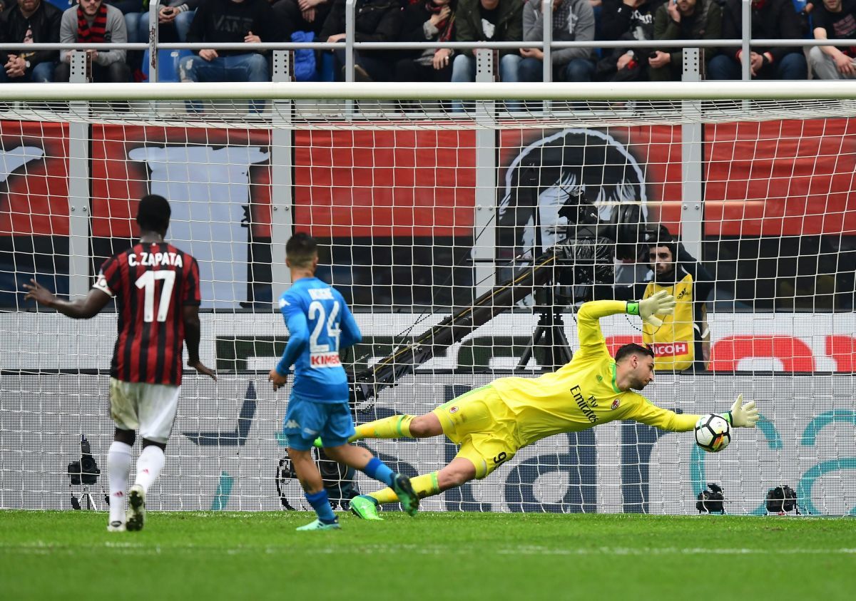 fbl-ita-seriea-ac-milan-napoli-5b0e69043467acc871000001.jpg