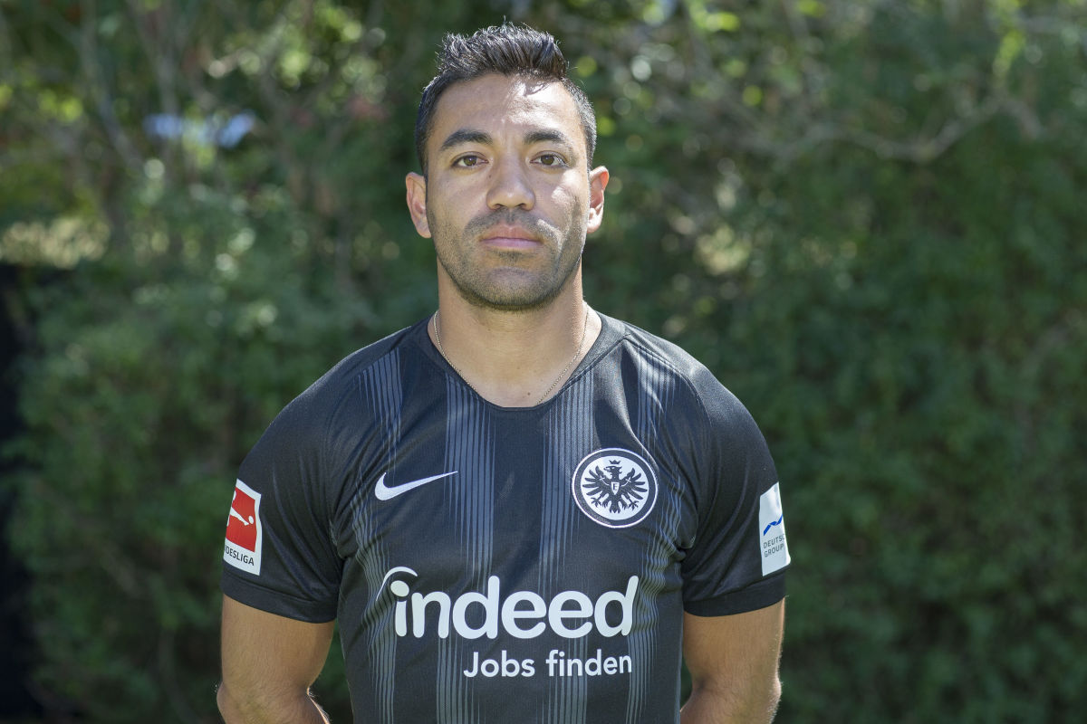 eintracht-frankfurt-team-presentation-5b882c8bbe787f4d99000001.jpg