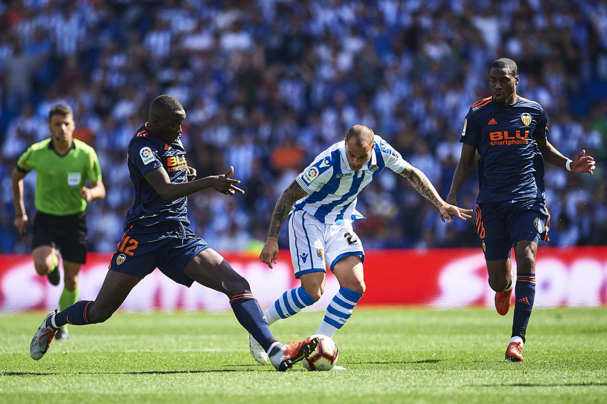 real-sociedad-v-valencia-cf-la-liga-5bdade47ae09c57115000003.jpg
