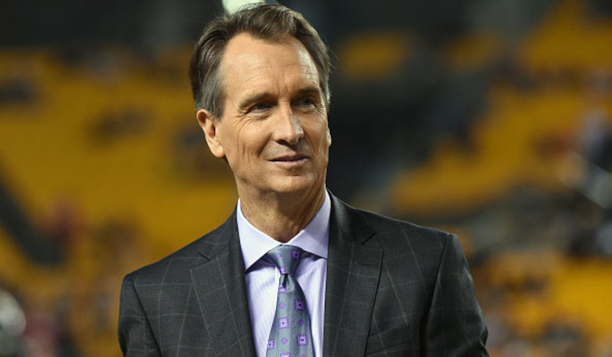 Cris Collinsworth slides back into frame from right side (video