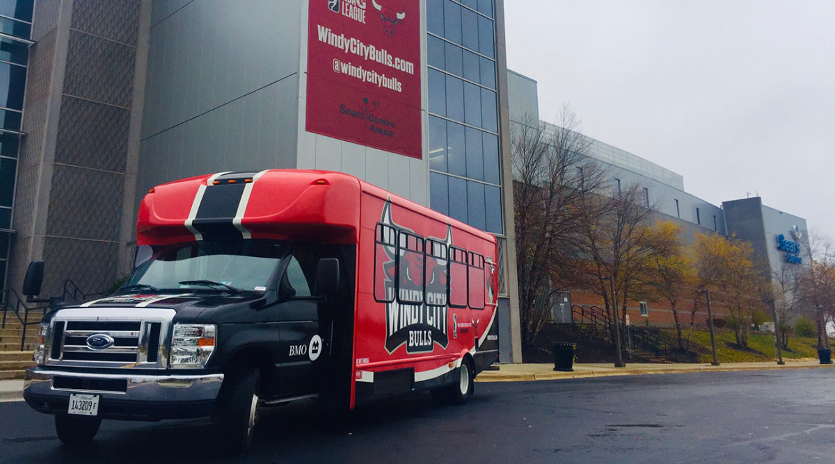 windy-city-bus.jpg
