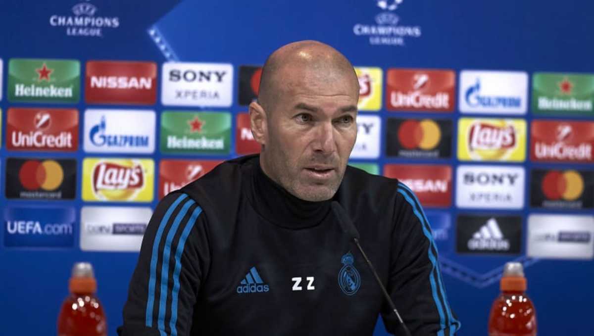 real-madrid-training-and-press-conference-5af57a53f7b09d4fbe000003.jpg
