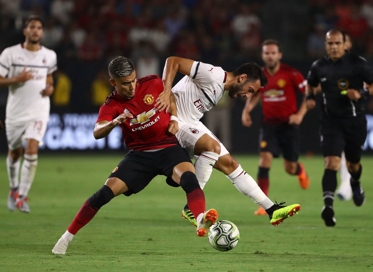 ac-milan-v-manchester-united-international-champions-cup-2018-5b59ed5e3467ac3a51000012.jpg