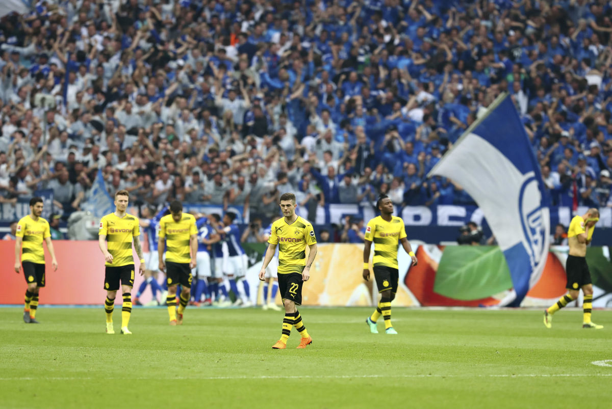 fc-schalke-04-v-borussia-dortmund-bundesliga-5c0940c565932a5fe3000003.jpg
