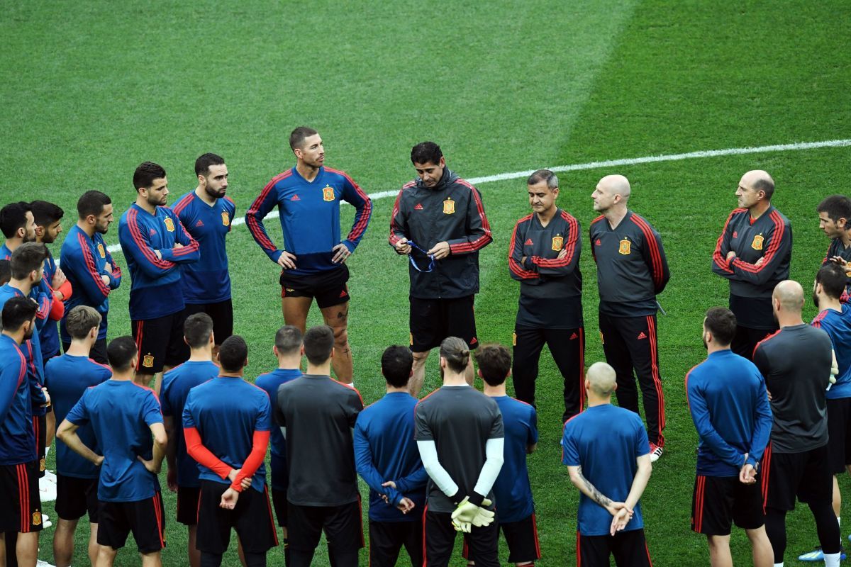 fbl-wc-2018-esp-training-5b389273347a02d56f000004.jpg