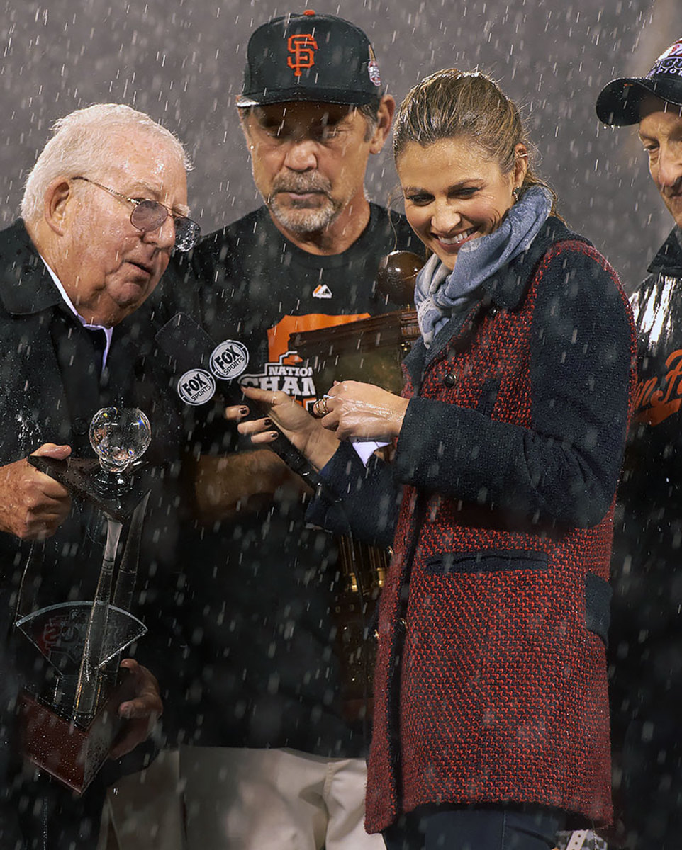 2012-1022-Erin-Andrews-Bruce-Bochy-op5w-13322.jpg