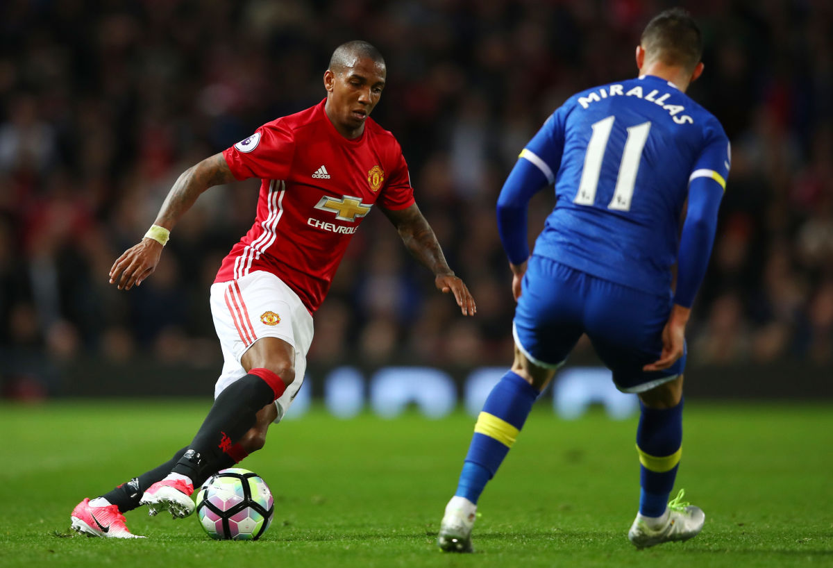 MANCHESTER, ENGLAND - APRIL 04: Ashley Young of Manchester United in action during the Premier League match between Manchester United and Everton at Old Trafford on April 4, 2017 in Manchester, England.  (Photo by Clive Brunskill/Getty Images)