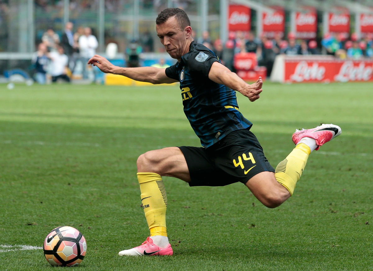 MILAN, ITALY - MAY 14:  Ivan Perisic of FC Internazionale Milano in action during the Serie A match between FC Internazionale and US Sassuolo at Stadio Giuseppe Meazza on May 14, 2017 in Milan, Italy.  (Photo by Emilio Andreoli/Getty Images)