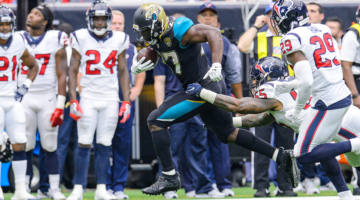 Leonard Fournette tallied 100 rushing yards and a touchdown, capped off by 24 receiving yards, in his NFL debut with the Jaguars.