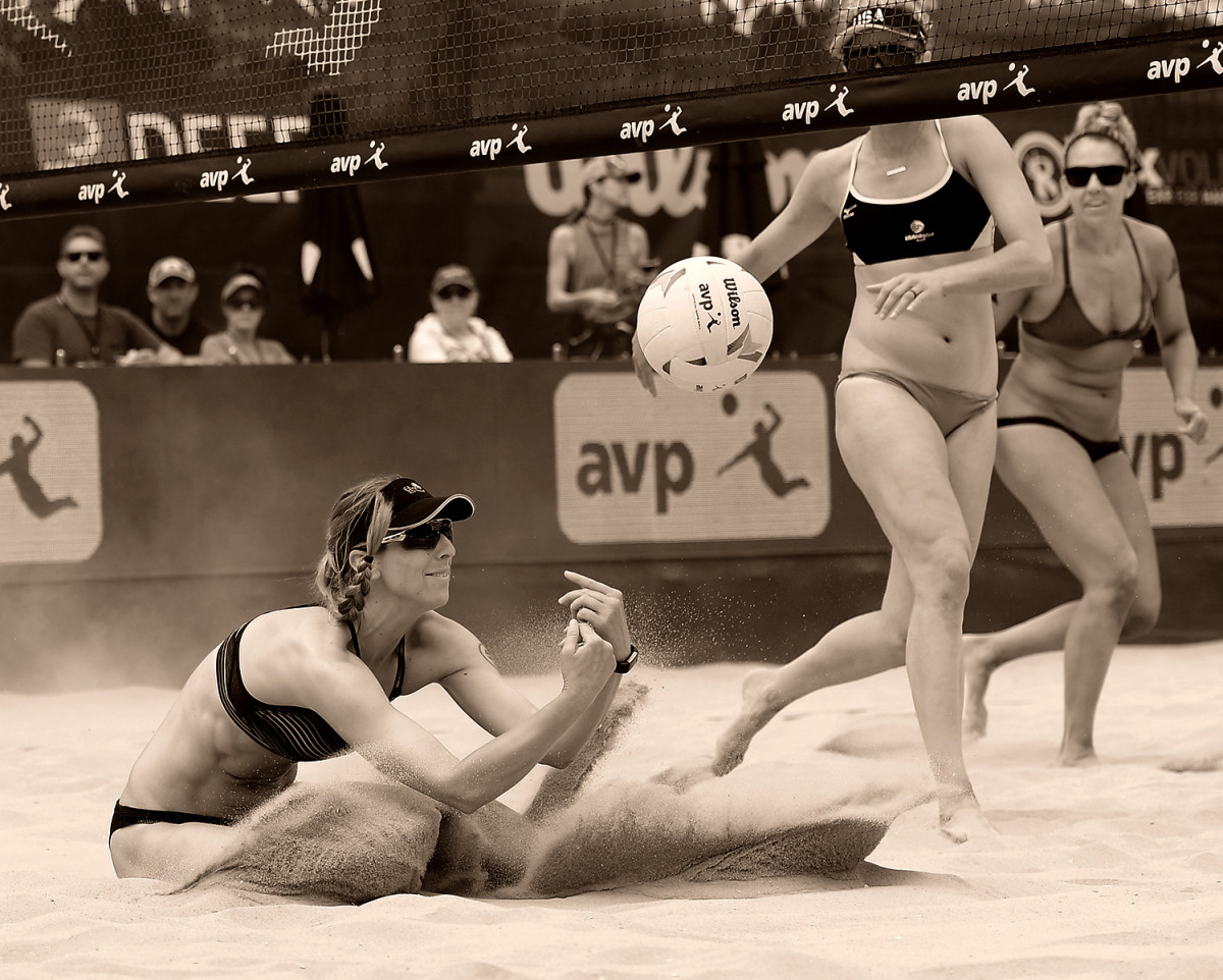 AVP_Huntington_Beach_Open_Kelley_Larson_01.JPG