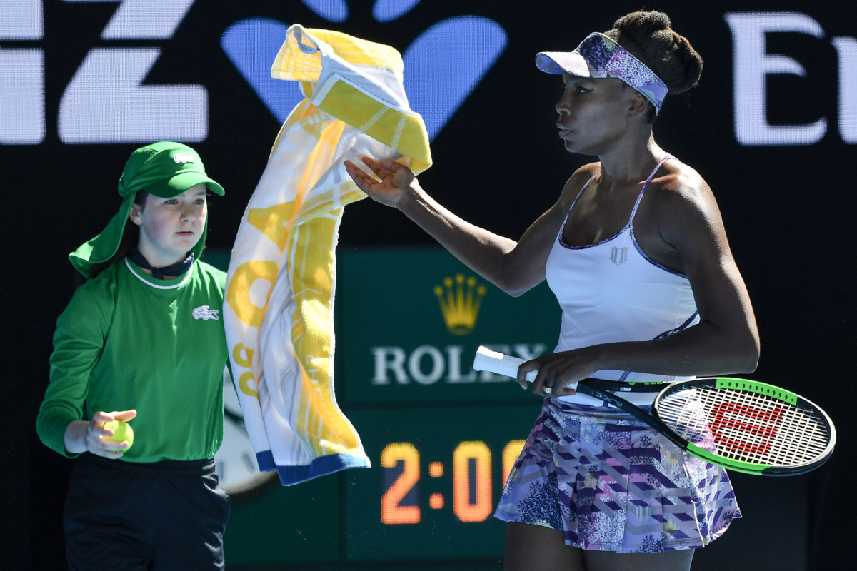 venus-williams-towel.jpg