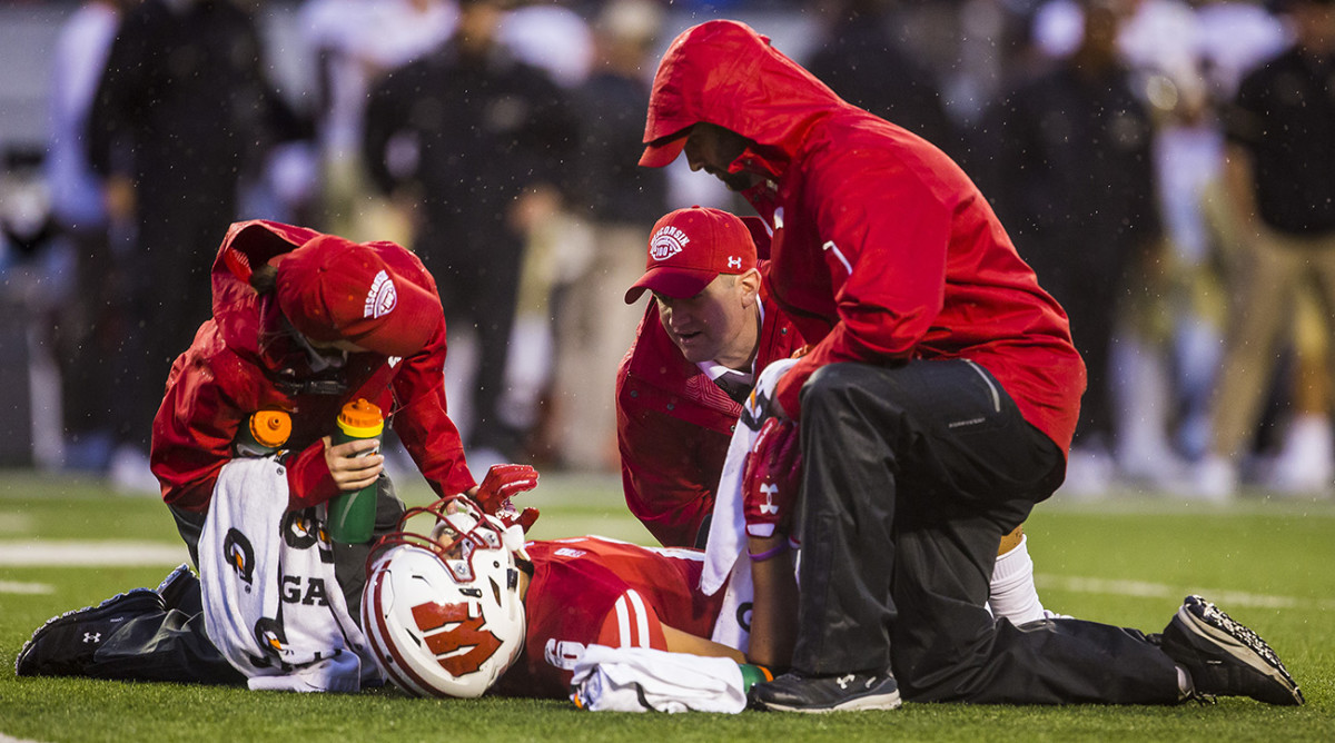 Former college athletes Chronic injuries more likely Sports Illustrated