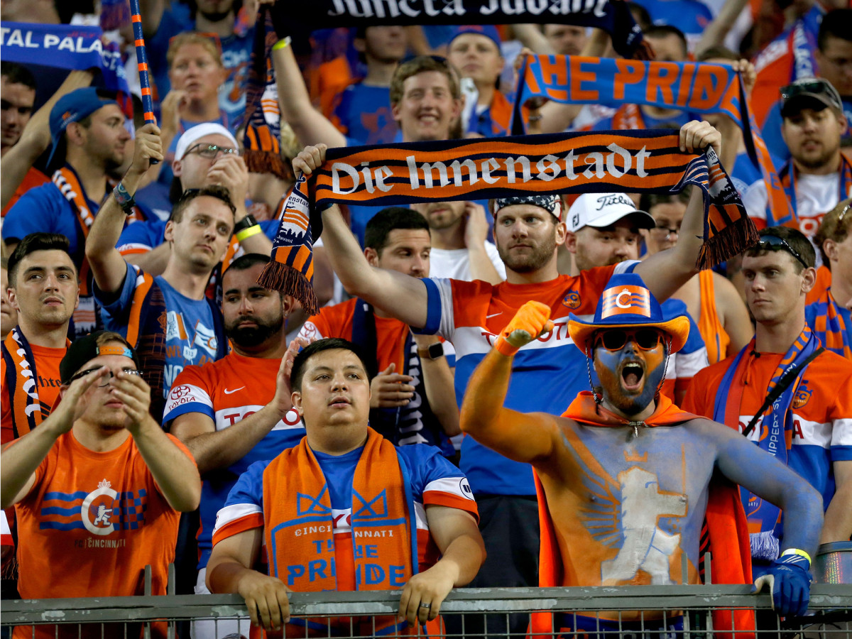fc-cincy-fans.jpg