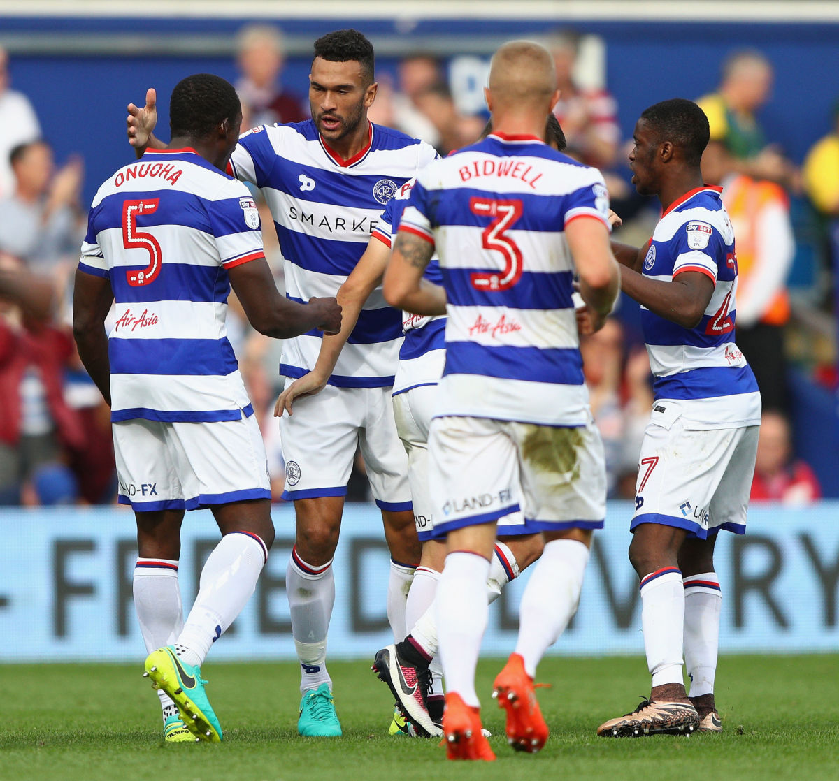 LONDON, ENGLAND - SEPTEMBER 24:  Steven Caulker of QPR celebrates scoring a goal during the Sky Bet Championship match between Queens Park Rangers and Birmingham City  at Loftus Road on September 24, 2016 in London, England.  (Photo by Ian Walton/Getty Images)