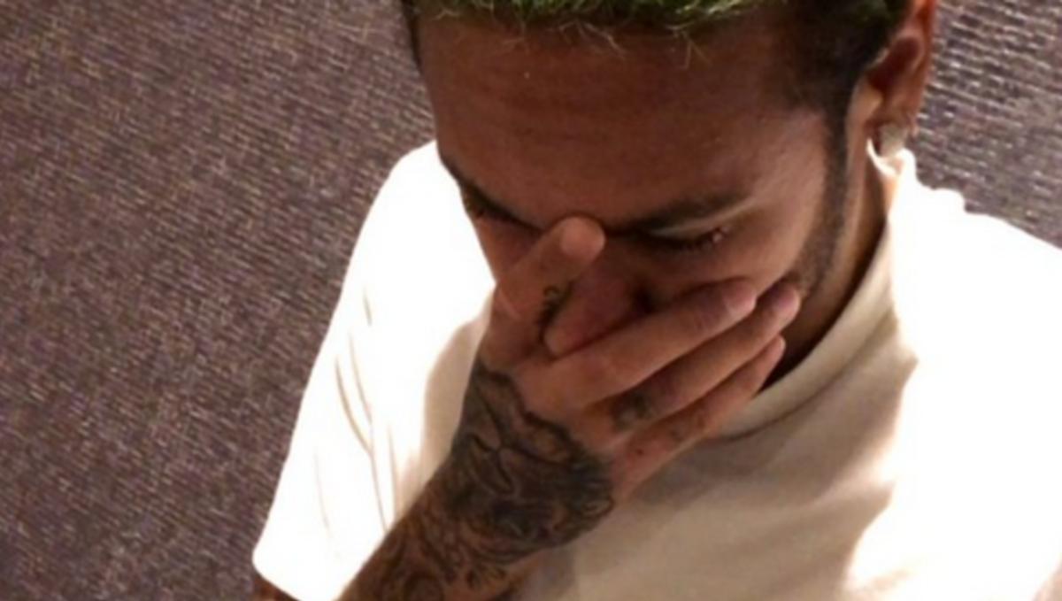 Neymar dyes his hair green for Halloween costume (PHOTO) Sports