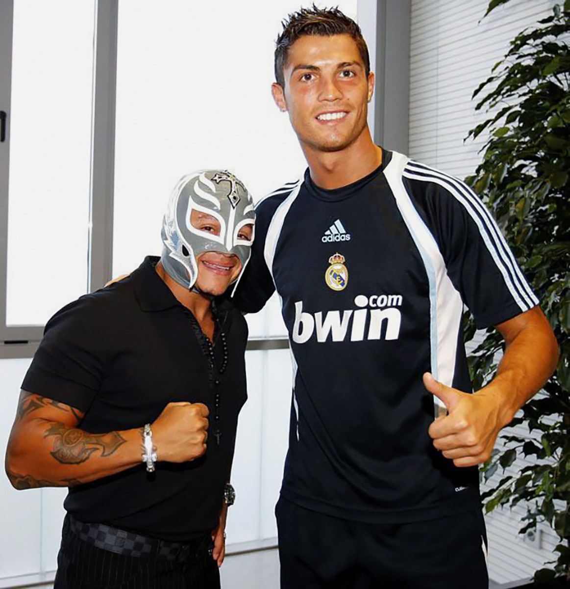 mysterio-ronaldo_0.jpg