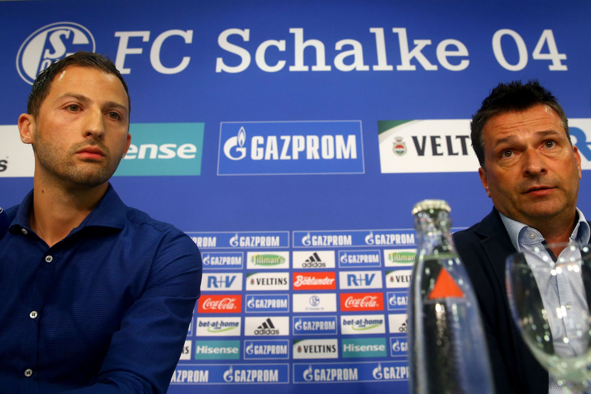 GELSENKIRCHEN, GERMANY - JUNE 21:  (L-R) Head coach Domenico Tedesco and manager Christian Heidel of Schalke pose during the presentation of new head coach Domenico Tedesco at Veltins-Arena on June 21, 2017 in Gelsenkirchen, Germany.  (Photo by Christof Koepsel/Bongarts/Getty Images)