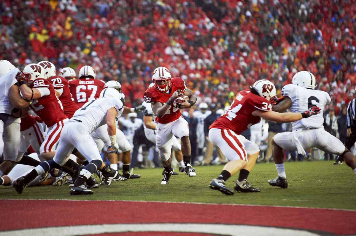 091517_Vault_Wisconsin_Football00012.JPG