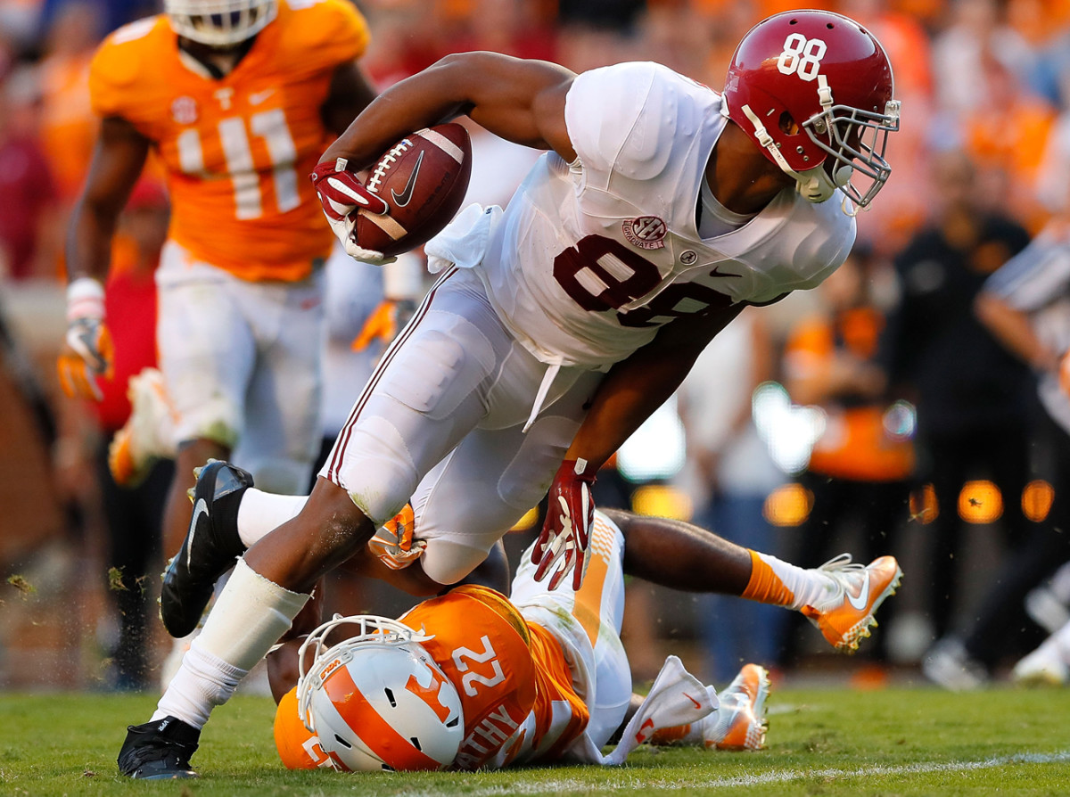 Alabama’s O.J. Howard is expected to be one of the first tight ends drafted in April.