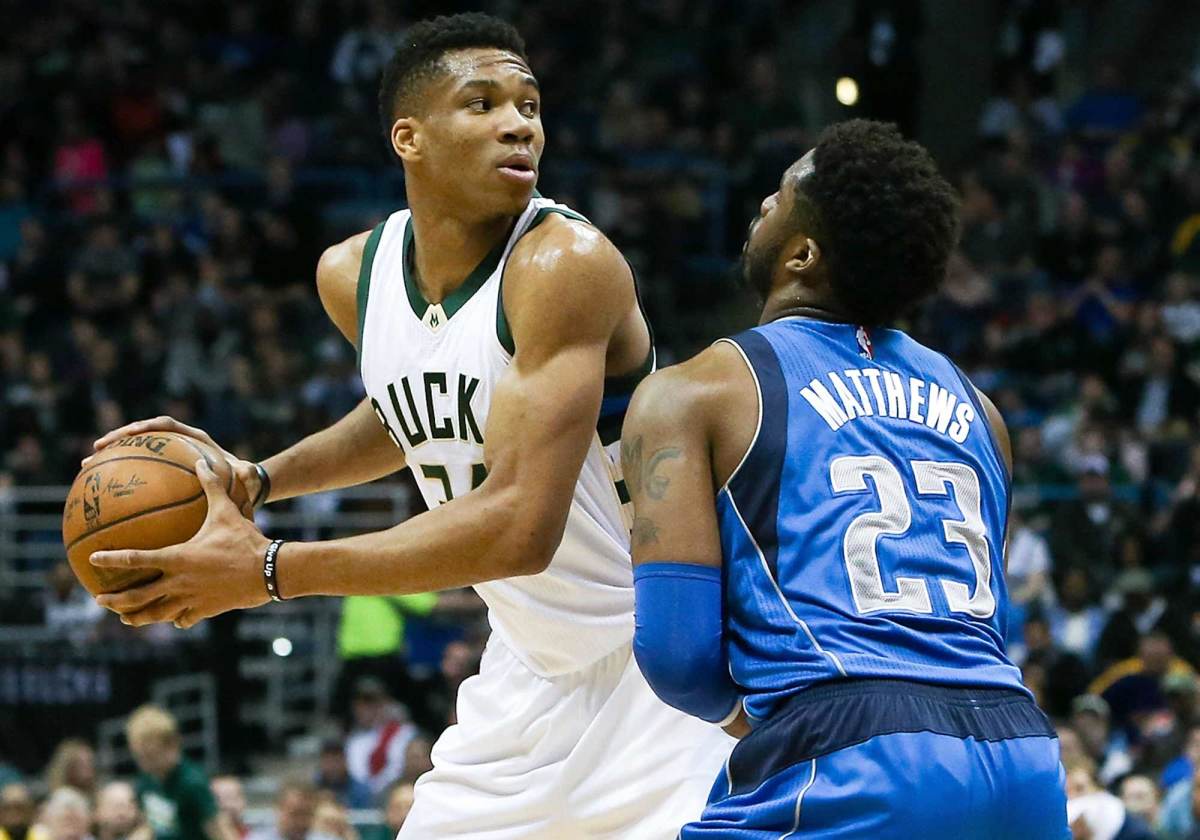 giannis-antetokounmpo-bucks.jpg