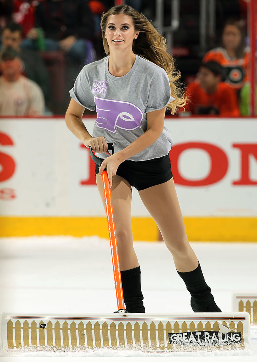 Philadelphia-Flyers-Ice-Girls-GettyImages-621956380_master.jpg